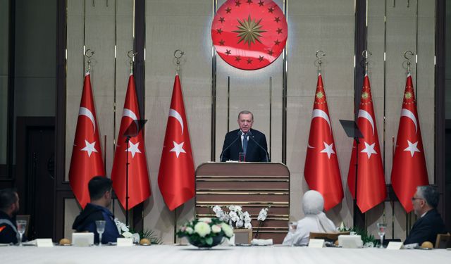 Erdoğan: "Muhalefet ve bazı marjinal yapılar 1 Mayıs'ın bayram havasına gölge düşürmeye çalışıyor"