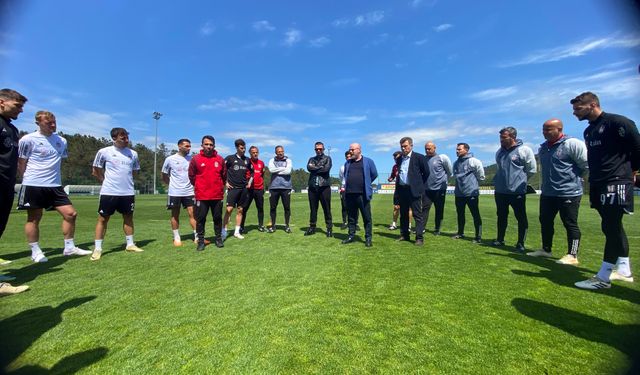 Beşiktaşlı yöneticiler, kupadaki MKE Ankaragücü maçı öncesinde takımla buluştu