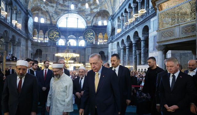 Cumhurbaşkanı Erdoğan Topkapı Sarayı’nı ziyaret etti