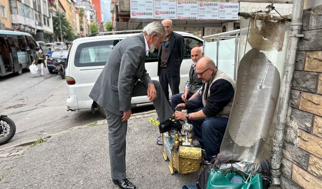 Maltepeli ayakkabı boyacısı bilek güreşinde Türkiye şampiyonu oldu