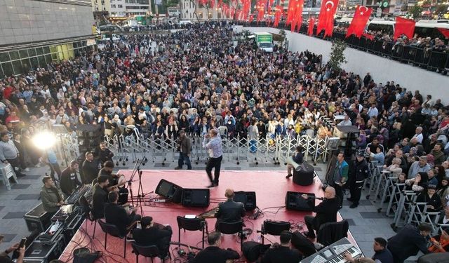 Gaziosmanpaşa’daki Hıdırellez şenliğine yoğun ilgi