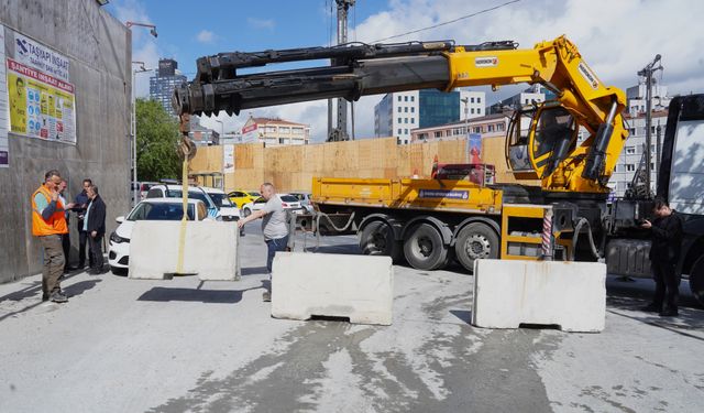 Şişli'deki gökdelen inşaatına beton bariyer