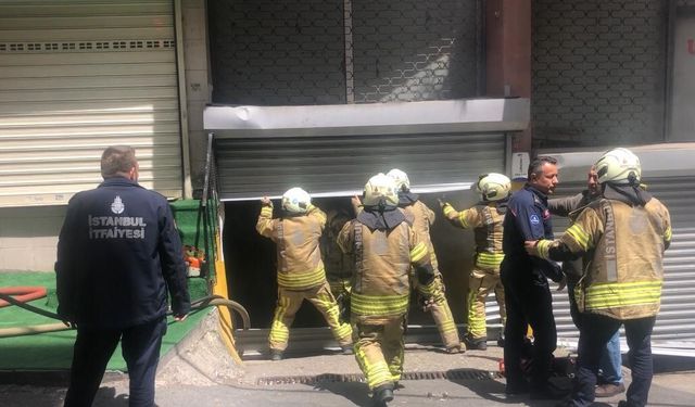 Şişli'de film seti ekipmanlarının bulunduğu depoda yangın