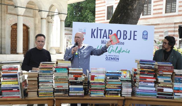 Eyüpsultan’da Kitap ve Obje Müzayedesine yoğun ilgi