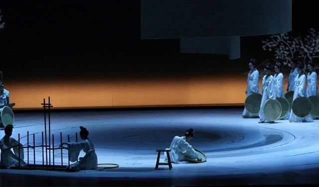 Çin’in kültürel mirasına saygı niteliği taşıyan ‘Şiirsel Dans Draması’ Türkiye’de ilk kez sahnelendi