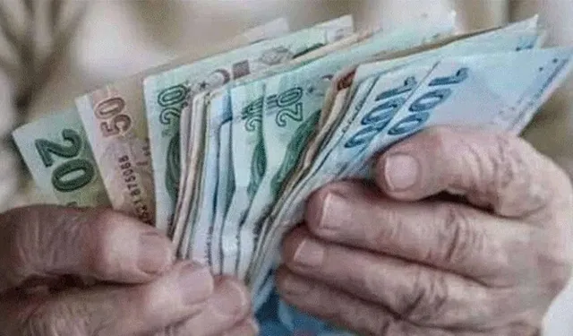 En düşük emekli aylığının 12 bin 500 liraya çıkarılmasını içeren vergi paketi komisyonda