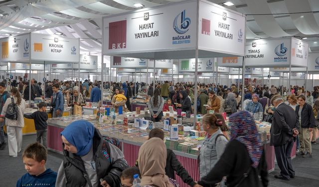 Bağcılarlılar, festival tadında bir kitap fuarı geçiriyor