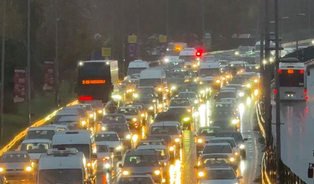 İstanbul'da trafik yoğunluğu yüzde 90'a ulaştı