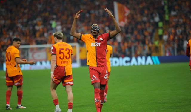 Osimhen'den kariyerinin 6'ncı üçlemesi
