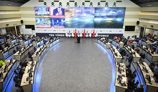 Bakan Kacır: "Depremle ilgili gelişmeler takip ediliyor"