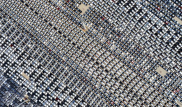 Çin'den Kocaeli'ne getirilen binlerce araç havadan görüntülendi