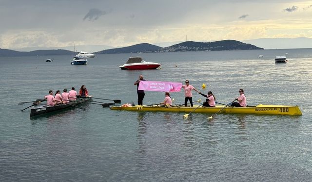 Meme kanserine dikkat çekmek için kürek çektiler