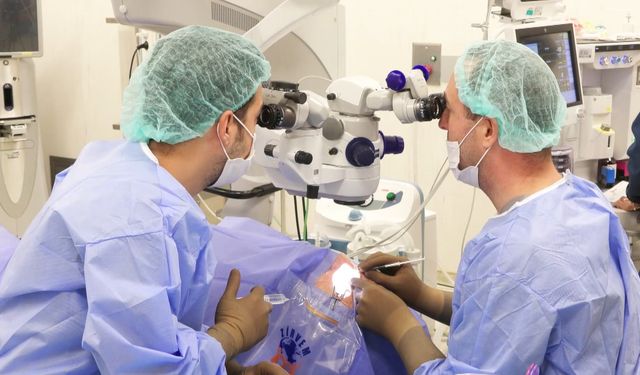 Canlı cerrahi sempozyumu: Beş klinik vaka incelendi