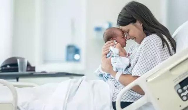 'Anne ve bebek için en sağlıklı başlangıç normal doğum’