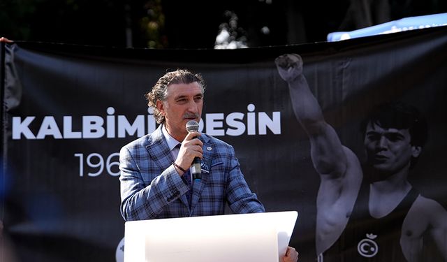 Naim Süleymanoğlu kabri başında anıldı