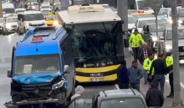 Beylikdüzü’nde İETT otobüsünün karıştığı zincirleme kazada 3 kişi yaralandı