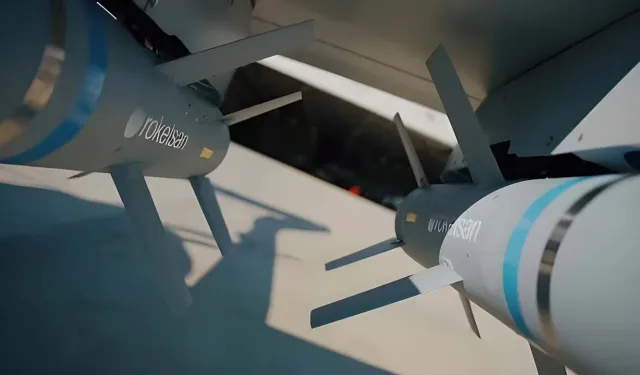 Bayraktar TB3 Roketsan mühimmatı ile hedefi tam isabetle vurdu