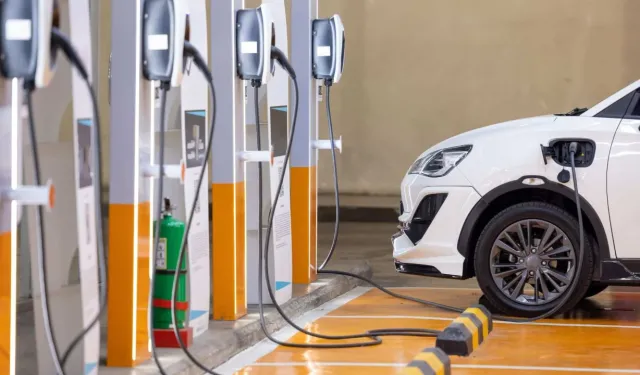 Türkiye'de şarj noktası sayısı 36 bin 984'e yükseldi