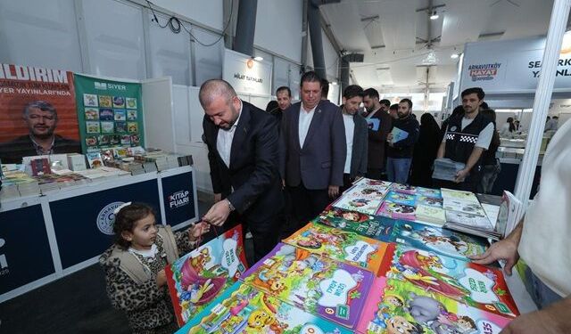 Arnavutköy Kitap Fuarı kapılarını açtı