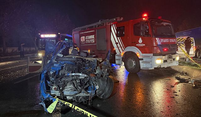 Kontrolden çıkan beton mikseri zincirleme kazaya neden oldu