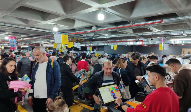 Bahçelievler’de vatandaşlar AVM’deki alışveriş indirimine koştu