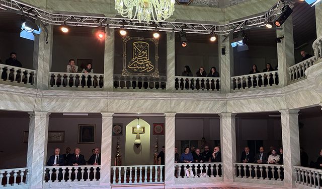 Hz. Mevlana, 752. Vuslat yıl dönümünde Kasımpaşa Mevlevihanesi'nde anıldı