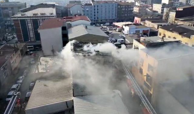 Sultangazi'de bir binada çıkan yangında can pazarı