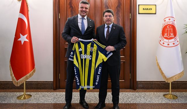 Fenerbahçe’den Bakan Yılmaz Tunç’a hediye edilen formayla ilgili açıklama