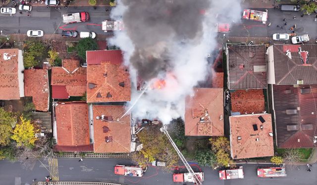 Ümraniye'de korkutan yangın