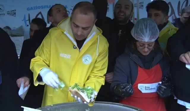 Gaziosmanpaşa'daki Karadeniz Festivali'ne yoğun ilgi