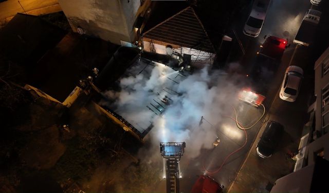 Ümraniye’de gecekondu yangını: Ev kullanılamaz hale geldi