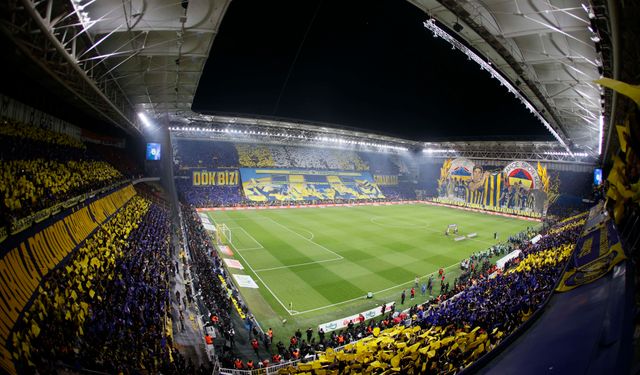 Fenerbahçe derbide 90+5’inci dakikada bulduğu golle yoluna yenilgisiz devam ediyor