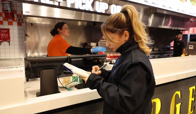 Bayrampaşa Belediyesi yılbaşı öncesi gıda denetimi yaptı