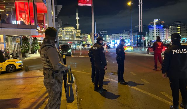 Beyoğlu ve Kadıköy'de helikopter destekli 'Huzur İstanbul' denetimi