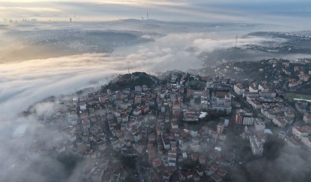 İstanbul'da etkili olan sis havadan görüntülendi