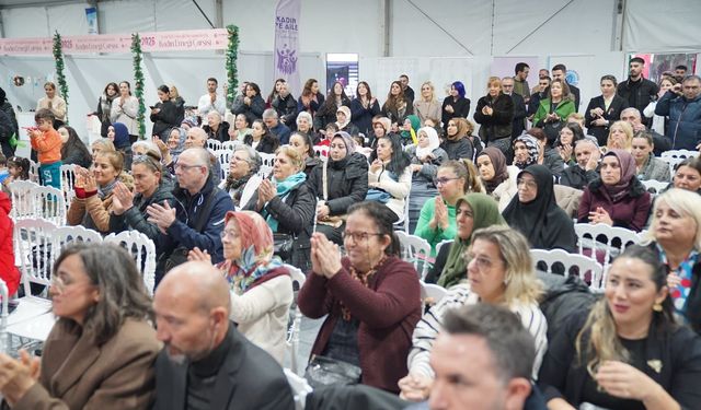 Tuzla'da Kadın Emeği Çarşısı açıldı