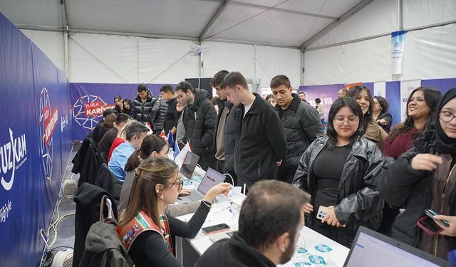 Tuzla Kariyer Fuarı kapılarını açtı