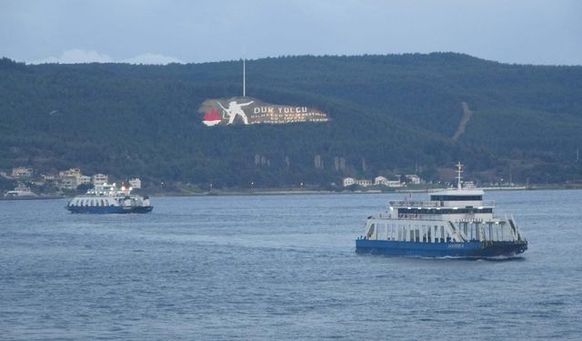 Feribot seferlerine fırtına engeli