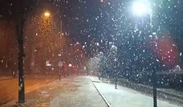 Silivri ve Çatalca’da kar yağışı başladı