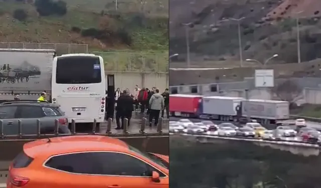 Servis minibüsü park halindeki tıra çarptı