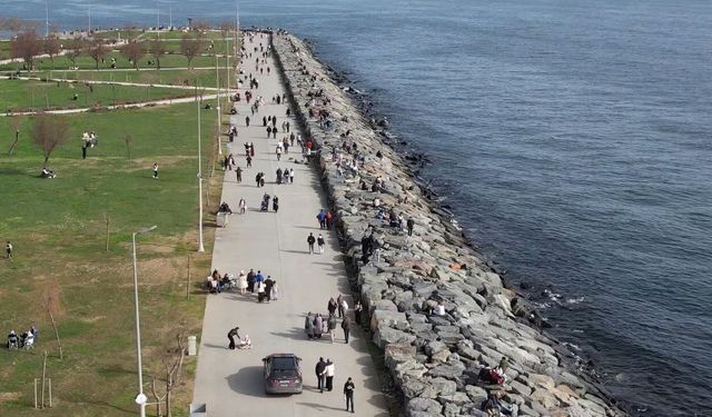 Avcılar sahilinde bahardan kalma bir gün yaşandı