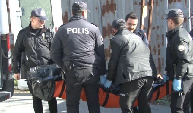 Boş arazide cansız beden bulundu