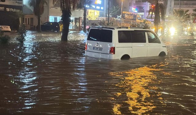 Yağış uyarısının ardından okullara 1 gün ara verildi