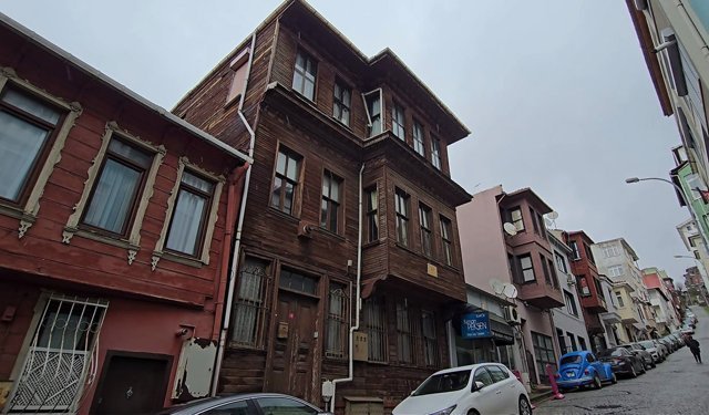 Orhan Veli'nin Beykoz'daki doğduğu ev satışa çıktı