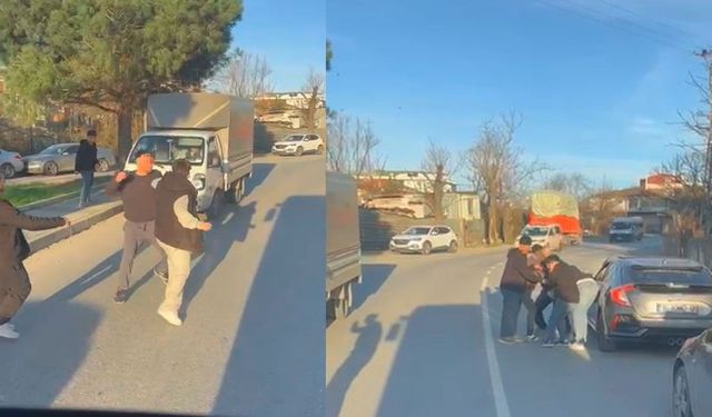 Arnavutköy’de trafikte yumruklu kavga kamerada