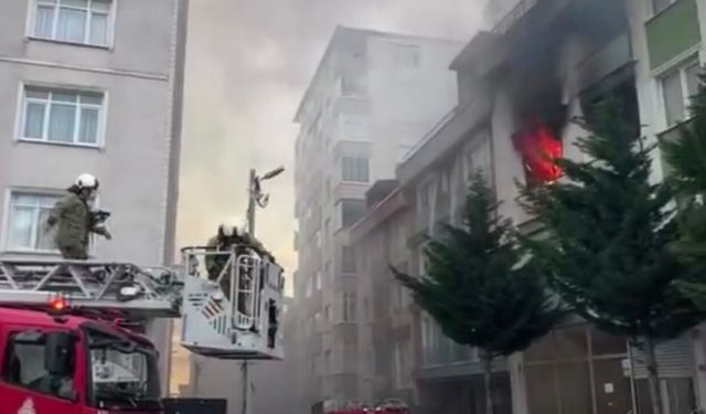 4 katlı binada yangın! 4 kişi kurtarıldı