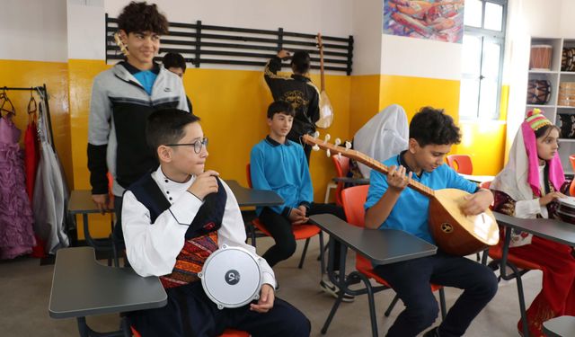 Çocuklarının anısını bilim ve sanatla yaşatıyor