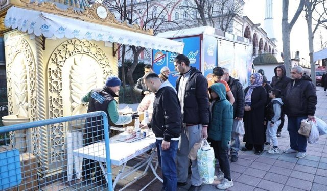 İftara yetişemeyenler için sıcak çorba