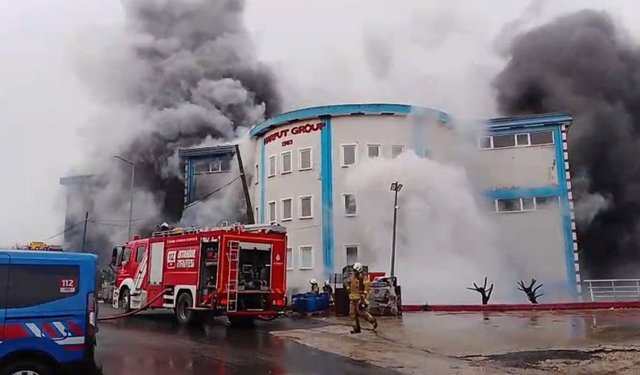 Silivri'de fabrikada yangın