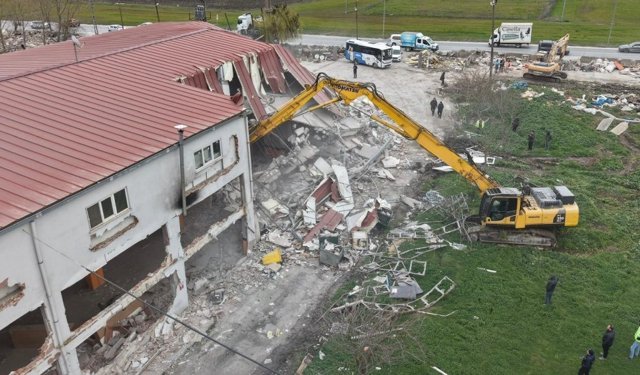 Arnavutköy’de kaçak yapıya geçit yok